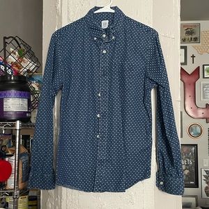 LAST CHANCE: Blue and white patterned button up